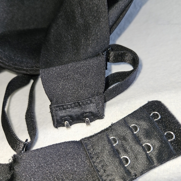 YMI Intimates Womans Black Bra Size 36C - Picture 10 of 10